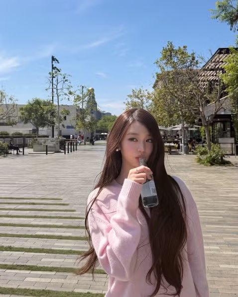 아이브 장원영 인스타 업뎃 💧🌸☀️🤍 13