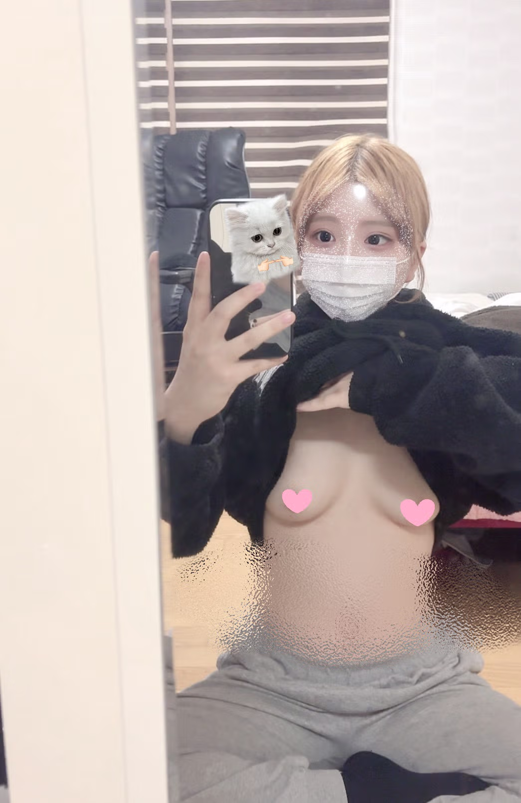 거울로 몸매 체크하는 존예녀들 9