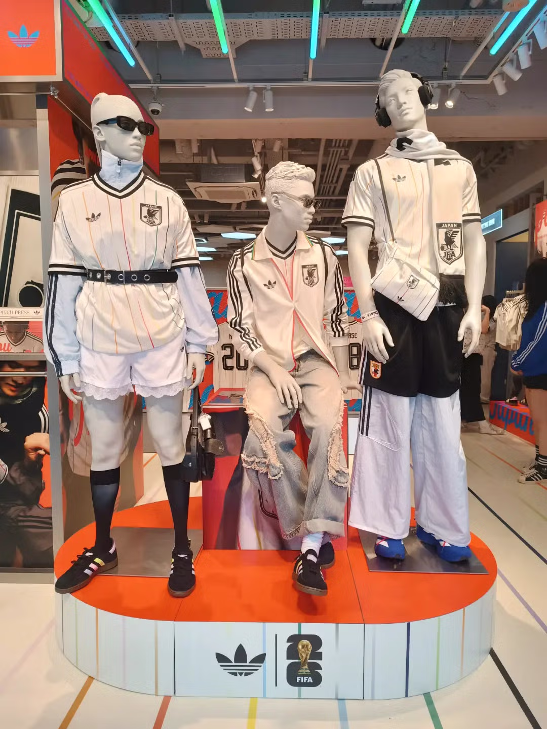 최근에 잘 뽑혔다는 일본 월드컵 아디다스 어웨이 유니폼.jpg 9