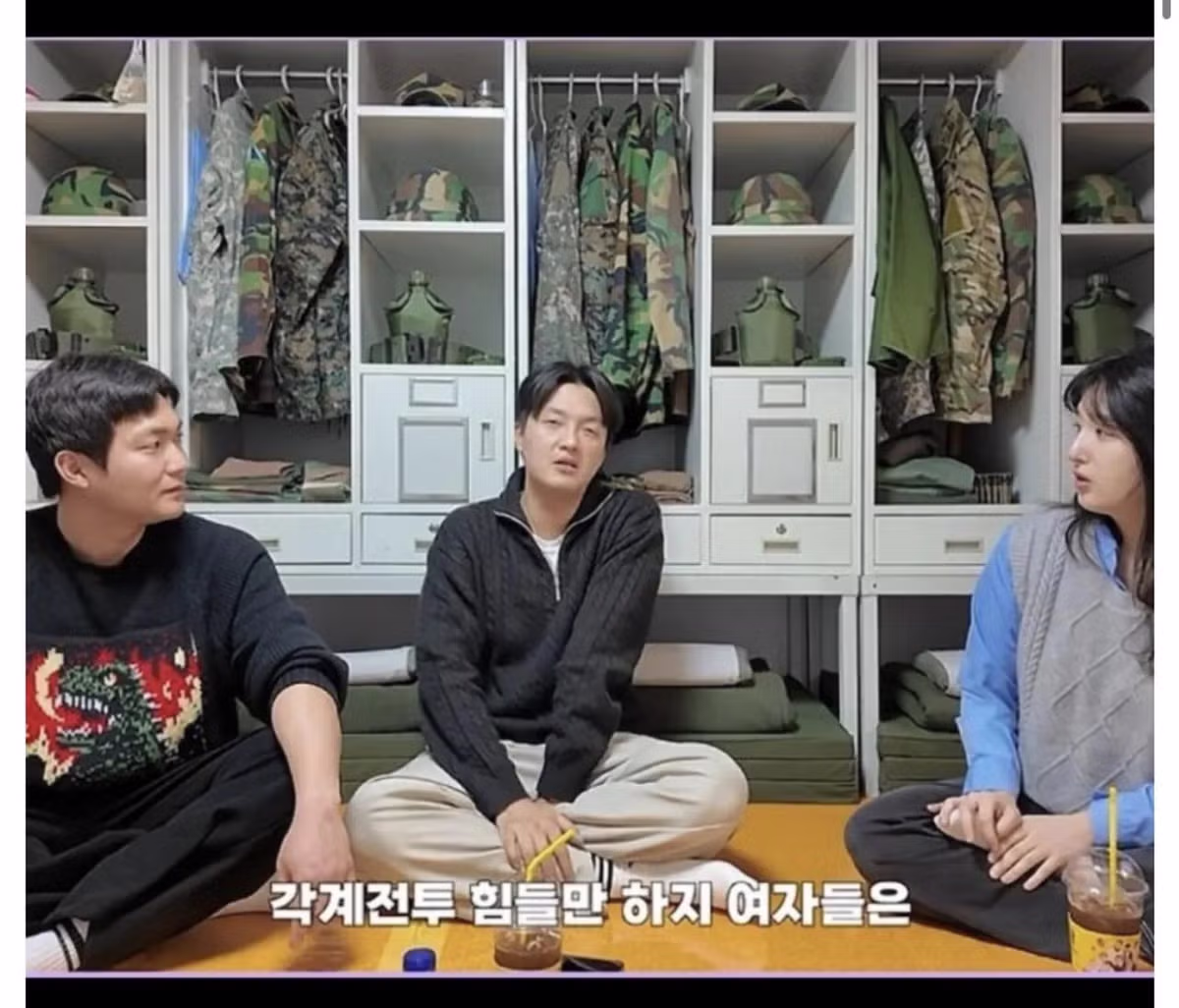 여군들이 단체로 퇴소하는 이유.jpg 10