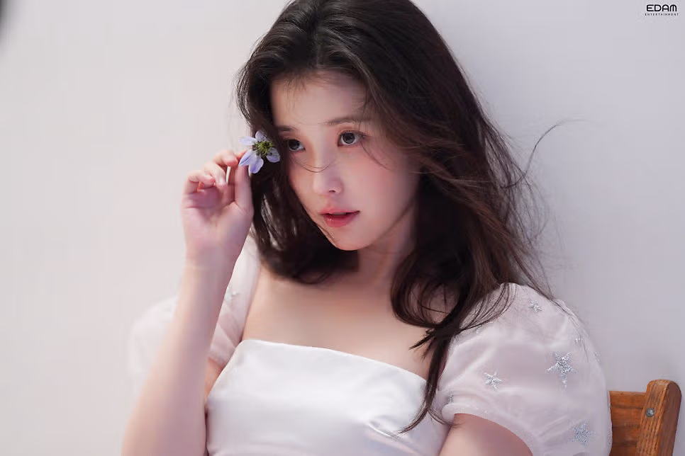 [아이유] 저와 엘르 비하인드 보시지요 4