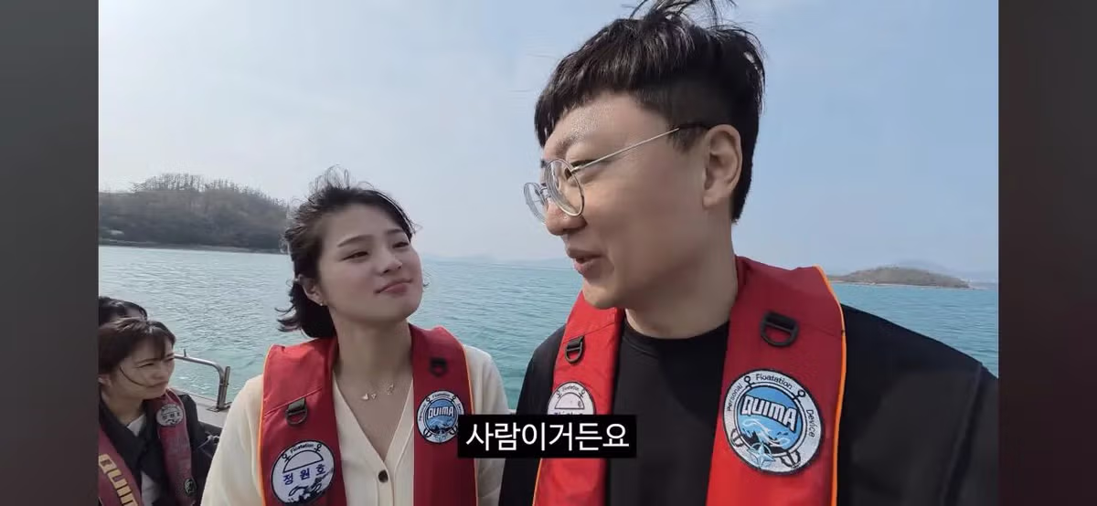 공무원들이 당근을 흔든것 같다는 이번 김선태 여수 섬박람회 홍보영상 41