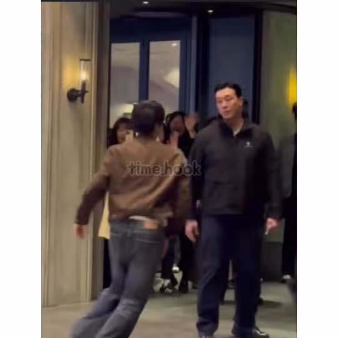 아이유 경호원 근황.jpg 7