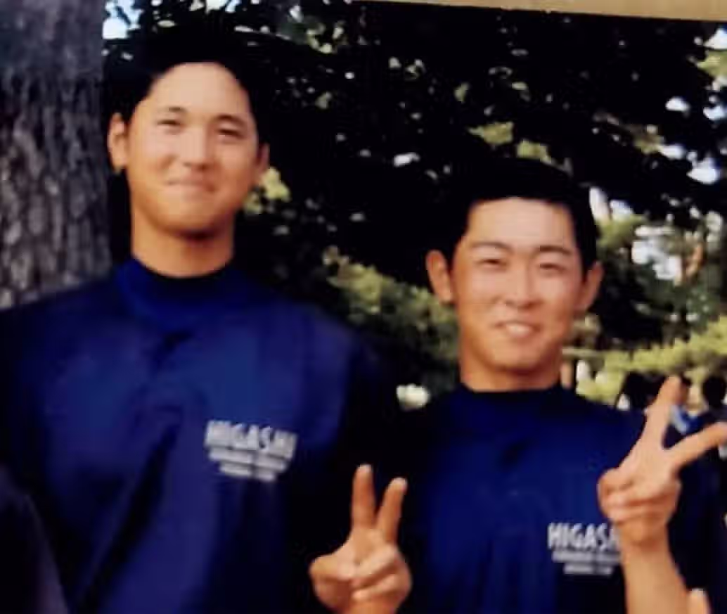 자신을 취재하러 온 기자를 때리는 오타니ㄷㄷㄷ.gif 2