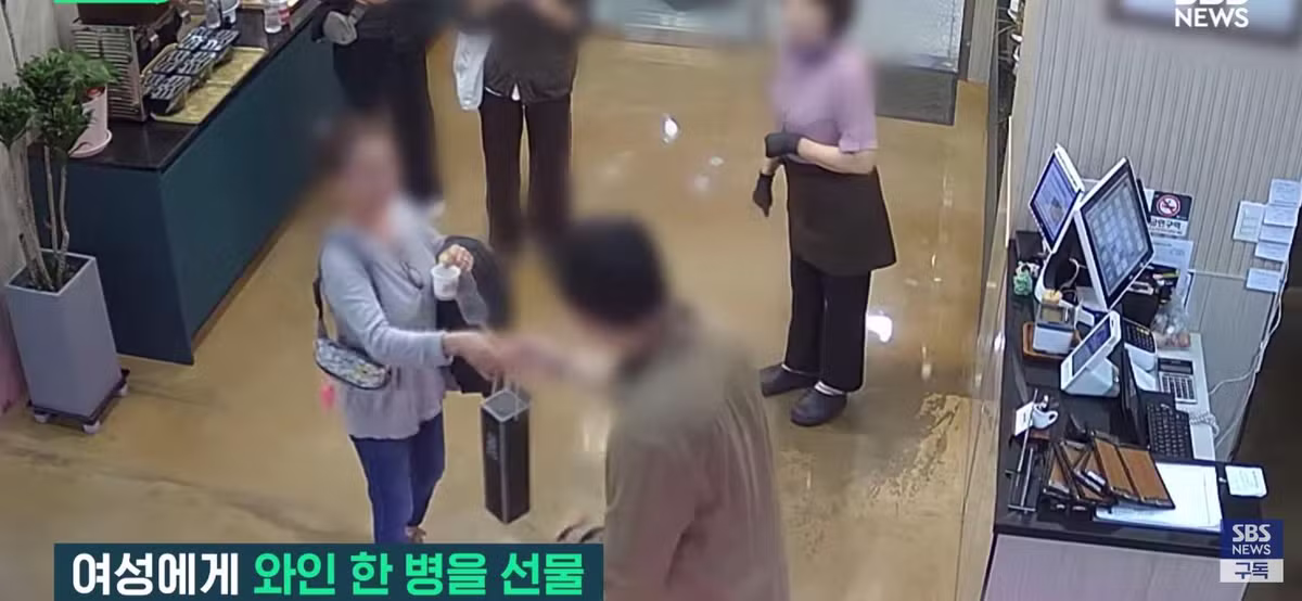 유심히 쳐다보더니 60만원 쾌척, 일면식 없는 손님들 밥값낸 이유.jpg - 디시인사이드 인기글 이미지 21 - 밈카세