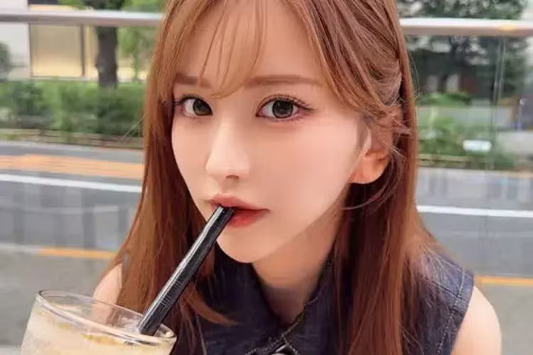 마약 체포돼서 연행 중인데 윙크하는 일본 넘버원 캬바죠 - 디시인사이드 인기글 이미지 8 - 밈카세