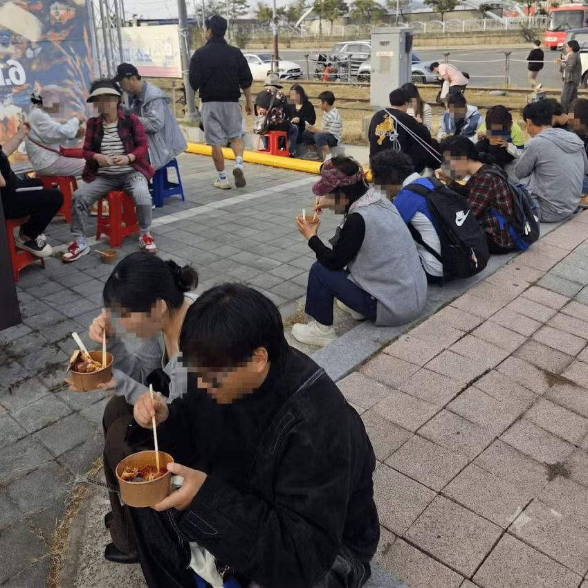 사람은 7만 명 왔는데 앉을 자리가 없는 군산 짬뽕축제 - SLR클럽 인기글 이미지 2 - 밈카세