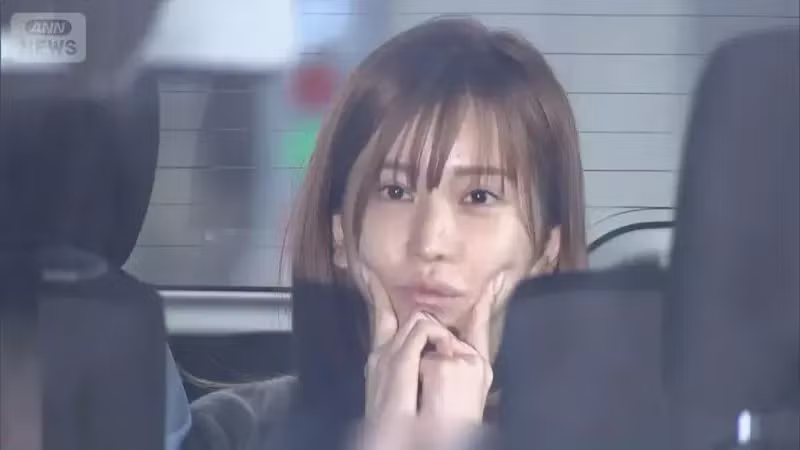 마약 체포돼서 연행 중인데 윙크하는 일본 넘버원 캬바죠 - 디시인사이드 인기글 이미지 10 - 밈카세