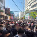 사람 겁나 몰려서 인터넷 안된다는 성수에 열린 포켓몬 30주년 스토어