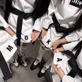오늘자 음방 착장에 활중 멤버 이름 새겨 온 아일릿...jpg