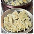 군만두를 잘못 구운 사람