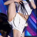 르세라핌 카즈하의 건강미 넘치는 허벅지