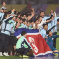 수원 FC 위민 경기 중 태극기 소지 제지당한 탈북민