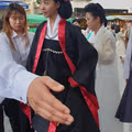 경호원 지원 자격으로 손 크기가 중요하다고 하는 게시글